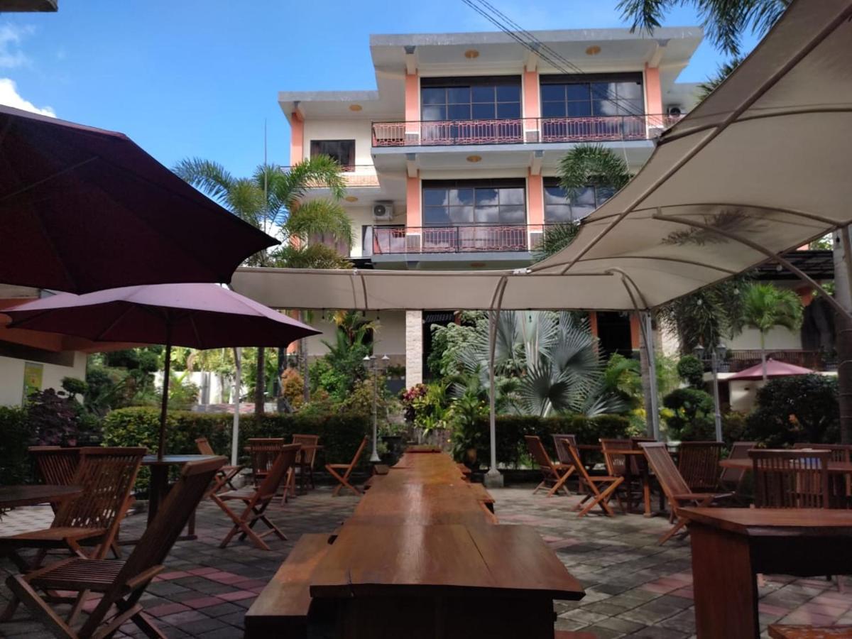 Grand Valonia Hotel Jembel Kültér fotó