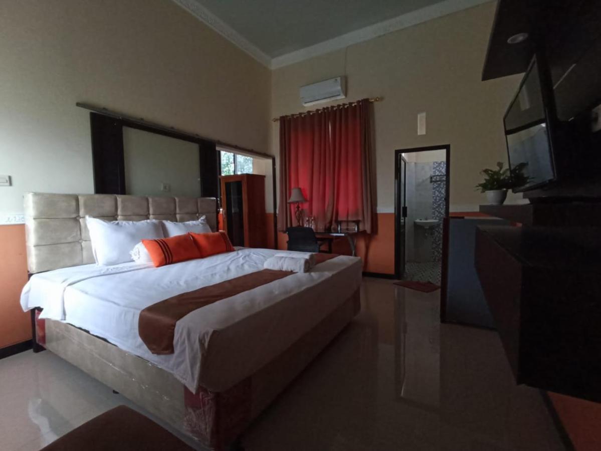 Grand Valonia Hotel Jembel Kültér fotó