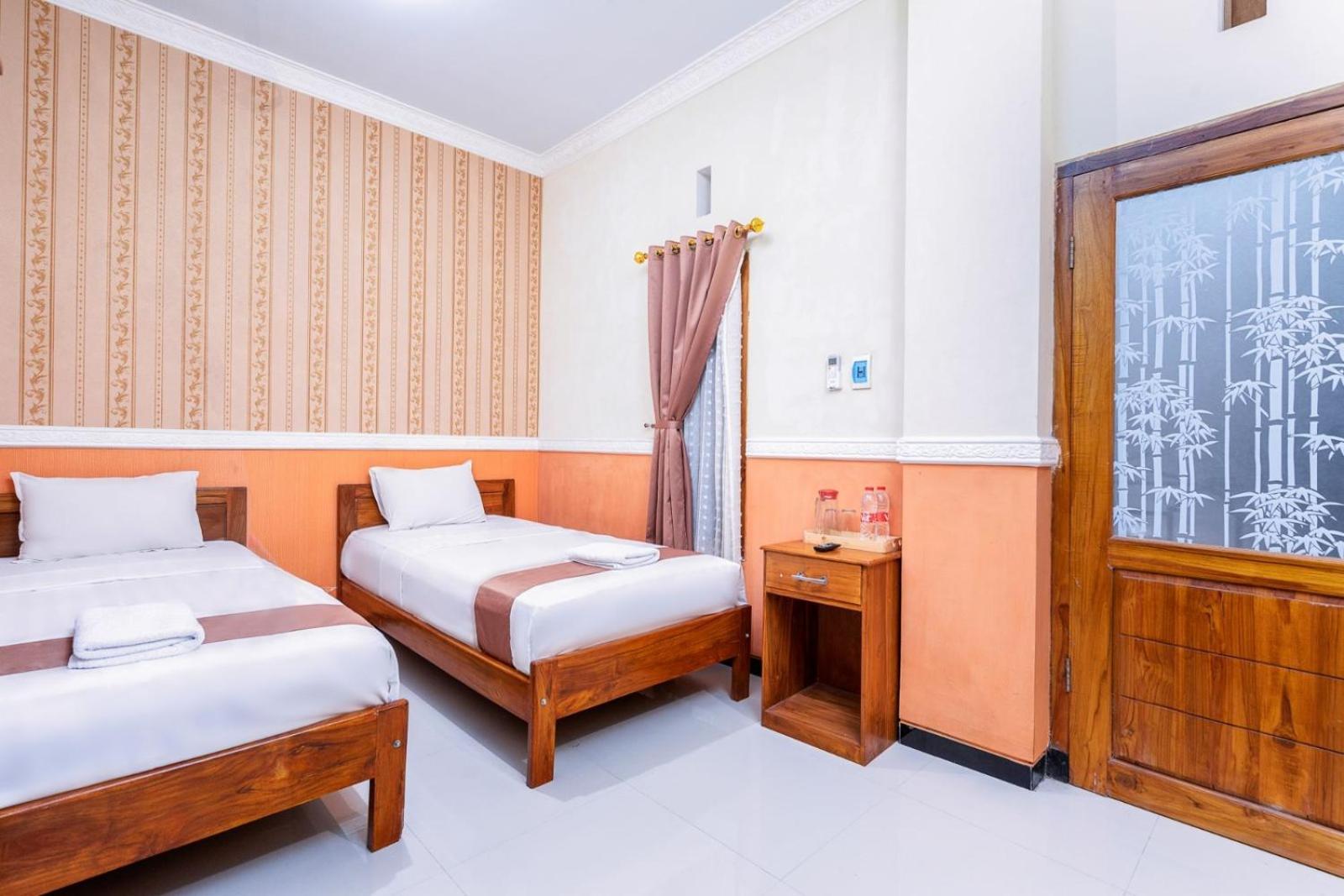 Grand Valonia Hotel Jembel Kültér fotó