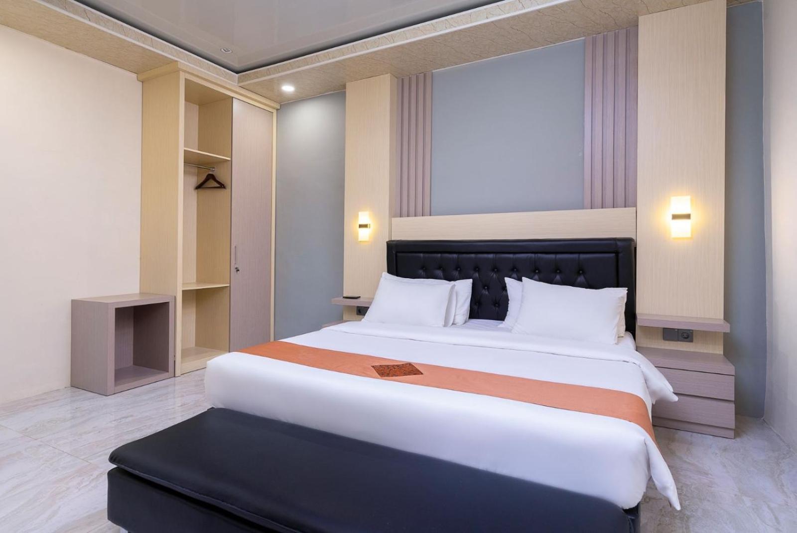 Grand Valonia Hotel Jembel Kültér fotó