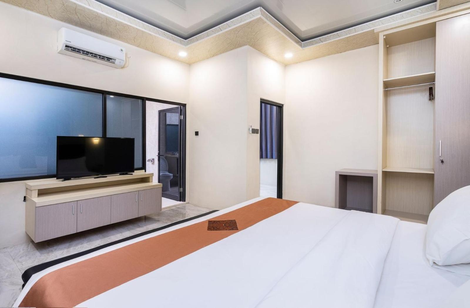 Grand Valonia Hotel Jembel Kültér fotó