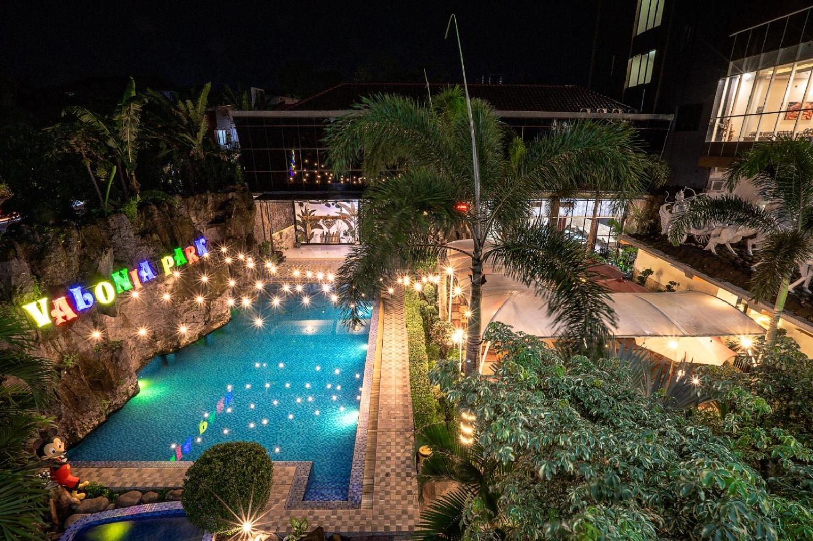 Grand Valonia Hotel Jembel Kültér fotó